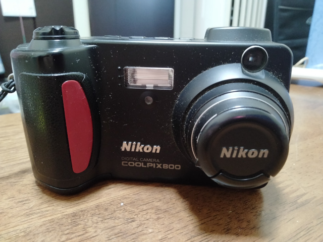 NIKON COOLPIX 800